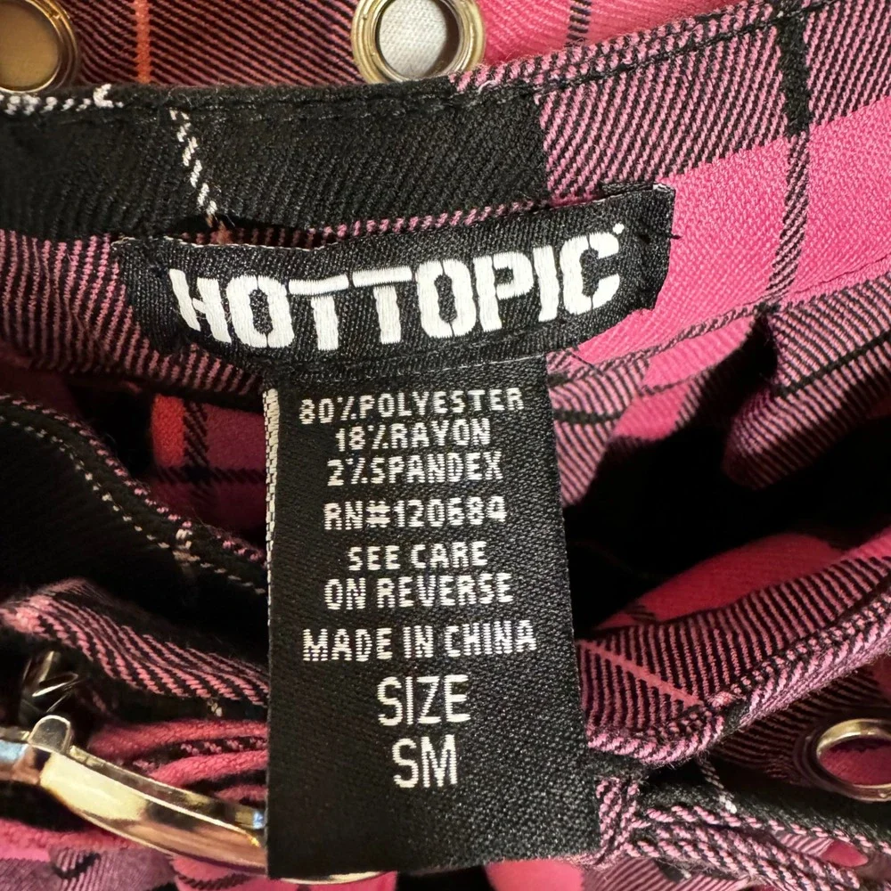 Hot Topic Pink Black Plaid Pleated Mini Skirt Heart Buckle Belt O Ring Detail SM